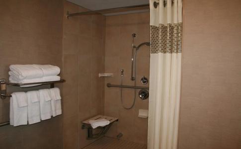 Hampton Inn & Suites by Hilton - 9