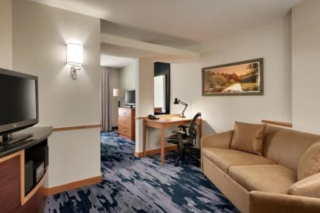 Fairfield Inn & Suites by Marriott Central - 49