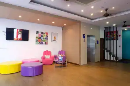 iCheck inn Central Patong - 16