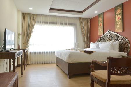 White Boutique and Spa - 8
