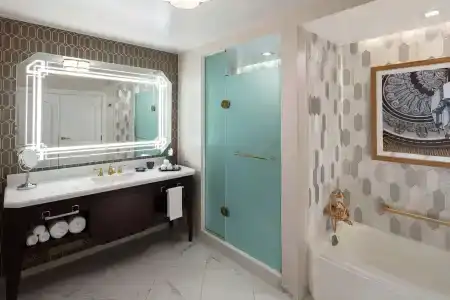 The Higgins New Orleans, Curio Collection By Hilton - 16