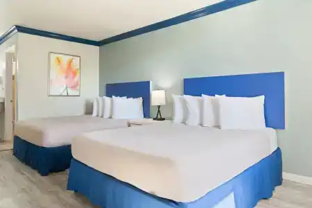 SureStay Plus by Best Western Orlando International Drive - 23