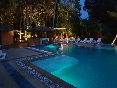 Lanta Pearl Beach Resort - 11