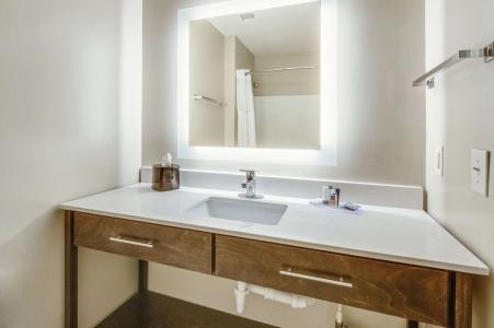 Hawthorn Suites by Wyndham Fort Benning - 42