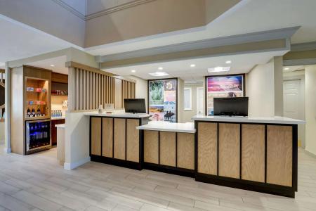 Staybridge Suites - 31