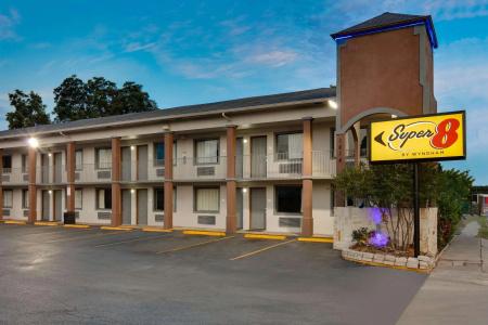 Super 8 by Wyndham Pearl District Downtown - 15