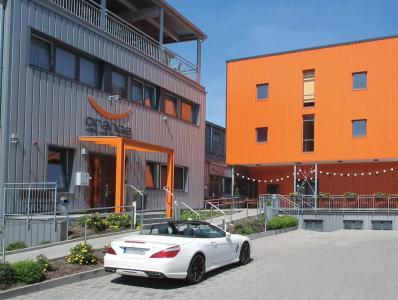 Orange und - 0