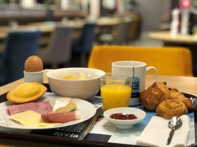 Kyriad Limoges Centre Gare - Atrium - 11