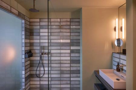 Gekko House Frankfurt, a Tribute Portfolio - 137