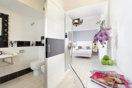 La Piazzetta Guest House - 8