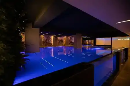 Royal G and Spa - 4