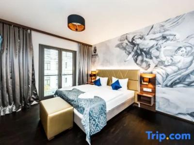 Best Western Plus Royal Suites - 24