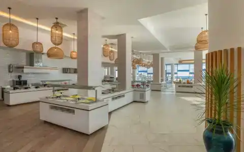 Hilton Skanes Beach - 12