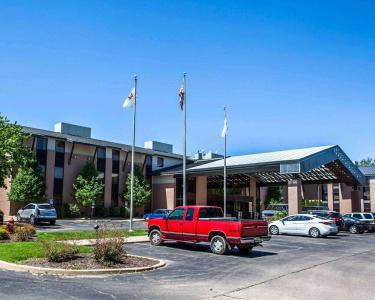 Quality Inn & Suites - 19