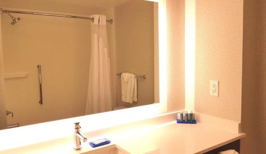 Holiday Inn Express and Suites, an IHG - 78