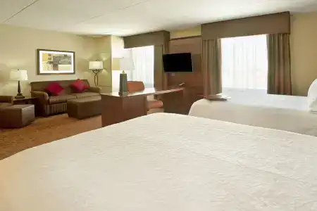 Hampton Inn & Suites Minneapolis St. Paul Airport - Mall of America - 3