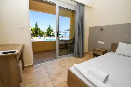 Nefeli Beach - living by the sea - 39