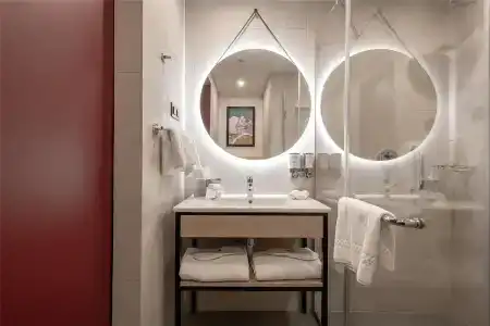 Hampton by Hilton Center - 28