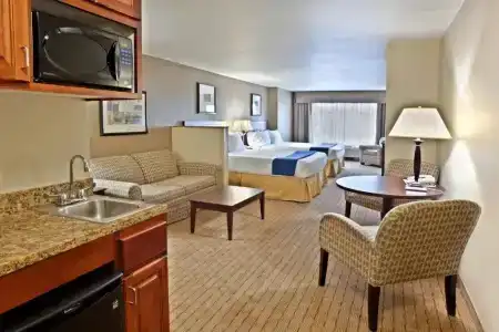 Holiday Inn Express & Suites Vancouver Mall-Portland Area - 38