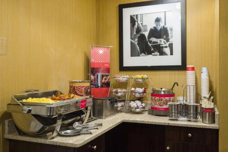 Hampton Inn Seaport Financial District - 12