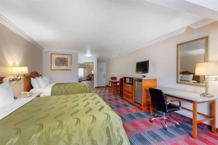 Quality Inn & Suites Oceanside Near Camp Pendleton - 29