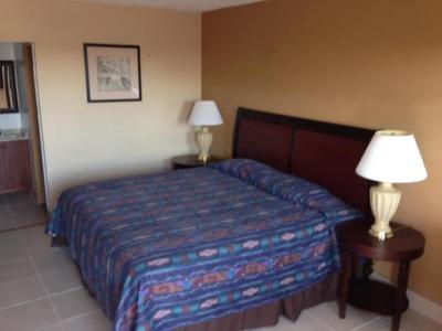 Cloud 9 Inn - 1