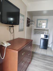 Knights Inn Ontario - 28