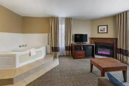 Comfort Inn & Suites Beach - 4
