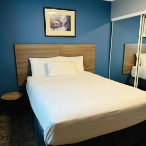 Anchor Inn and Suites - 11