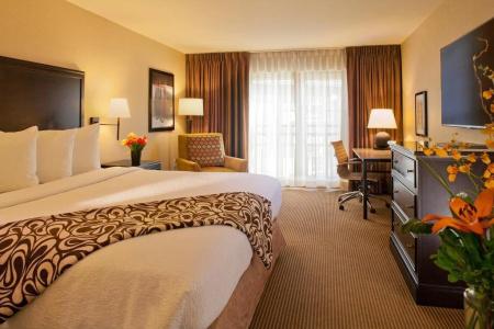 Silver Cloud - Seattle Broadway - 3