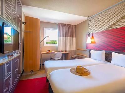 ibis Bordeaux Centre Bastide - 35