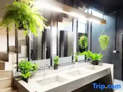 Hugger Guest House - 19