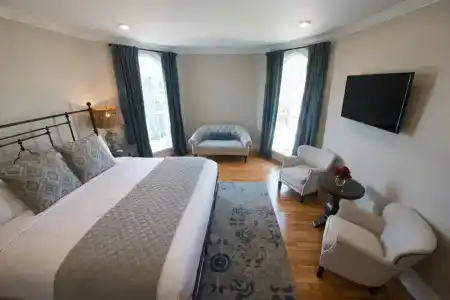 Serenity Inn - 90