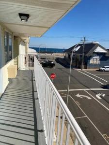 Surfside - - 33