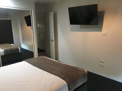 Cosmopolitan & Serviced Apartments - 4
