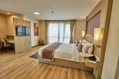 Crowne Imperial - 4