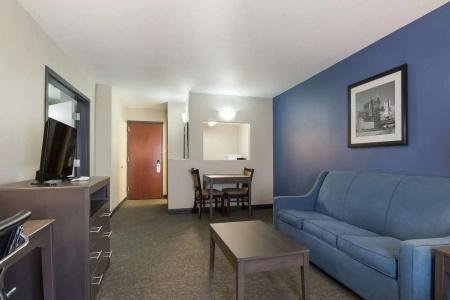 SureStay Plus by Best Western Houston Medical Center - 40