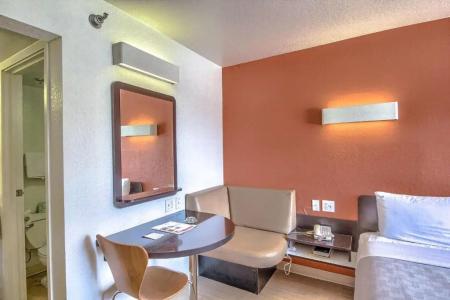 6 San Antonio, Tx Six Flags Fiesta Tx - La Cantera Area - 37