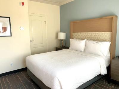 Elk Lake Inn & Suites - 82