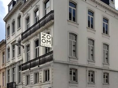 Zoom - 0