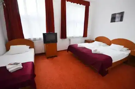 Broadway City Guesthouse - 15