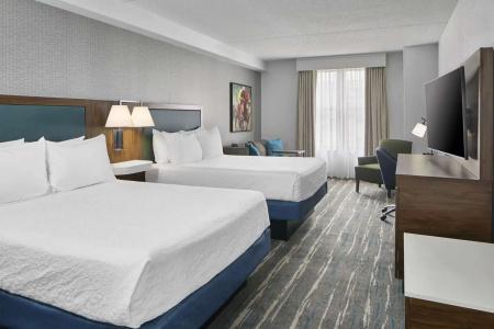 Hampton Inn and Suites Downtown - 78