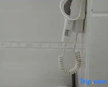 Hung Kiu - 50