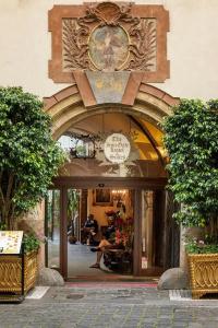 Iron Gate & Suites - 27