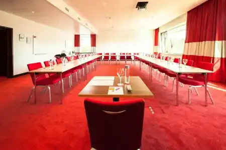 Airport Basel - Convenient & Friendly - 15