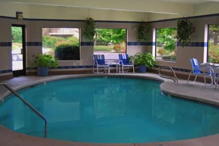 Oxford Suites Portland - Jantzen Beach - 15