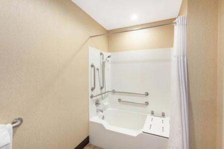 Wyndham Anaheim - 36