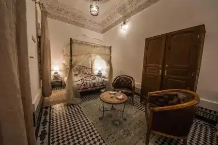 Riad Sara - 25