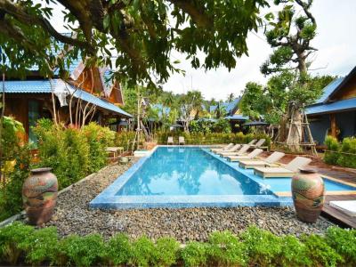 The Nine Thipthara Klongson Resort - 9