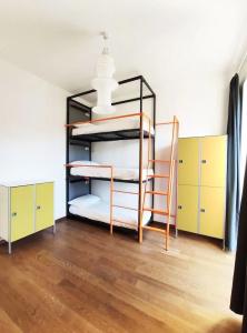 Tric Trac Hostel - 2